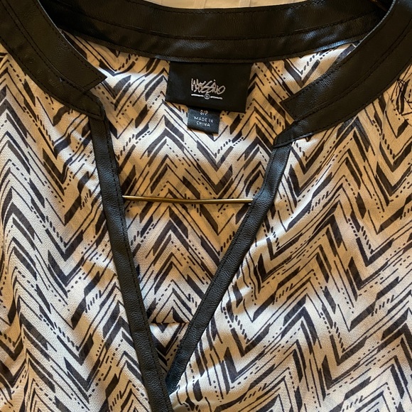 Mossimo size med blouse - Picture 3 of 4